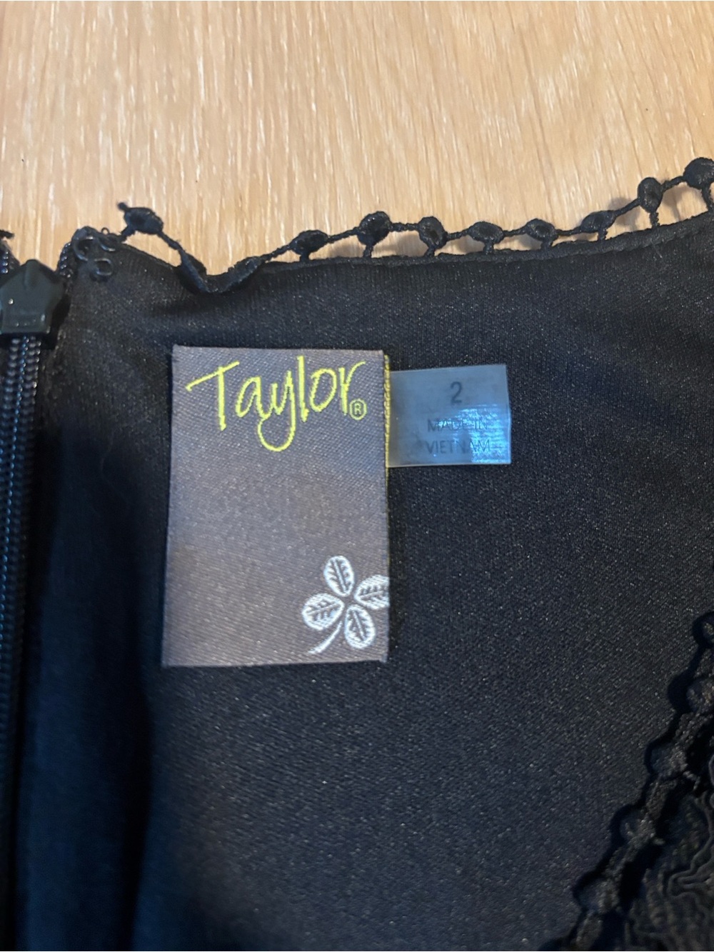 NWT Taylor Dresses Short Sleeve Embroidered Lace Dress size 2 - Picture 6 of 9